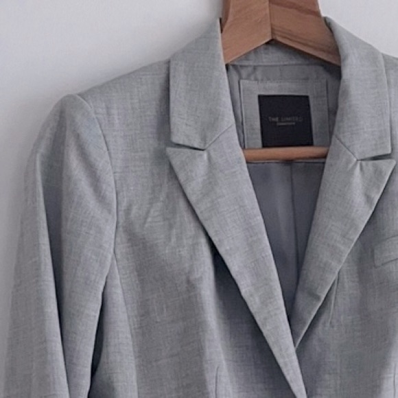 The Limited jacket, stretch size 4. - Picture 2 of 3